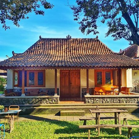 Omah Pitoe Yogya Homestay 요그야카르타 외부 사진