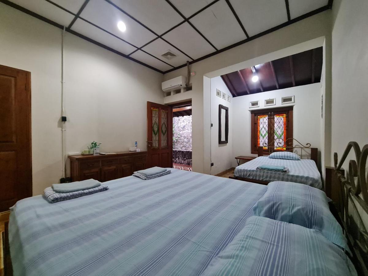 Omah Pitoe Yogya Homestay 요그야카르타 외부 사진