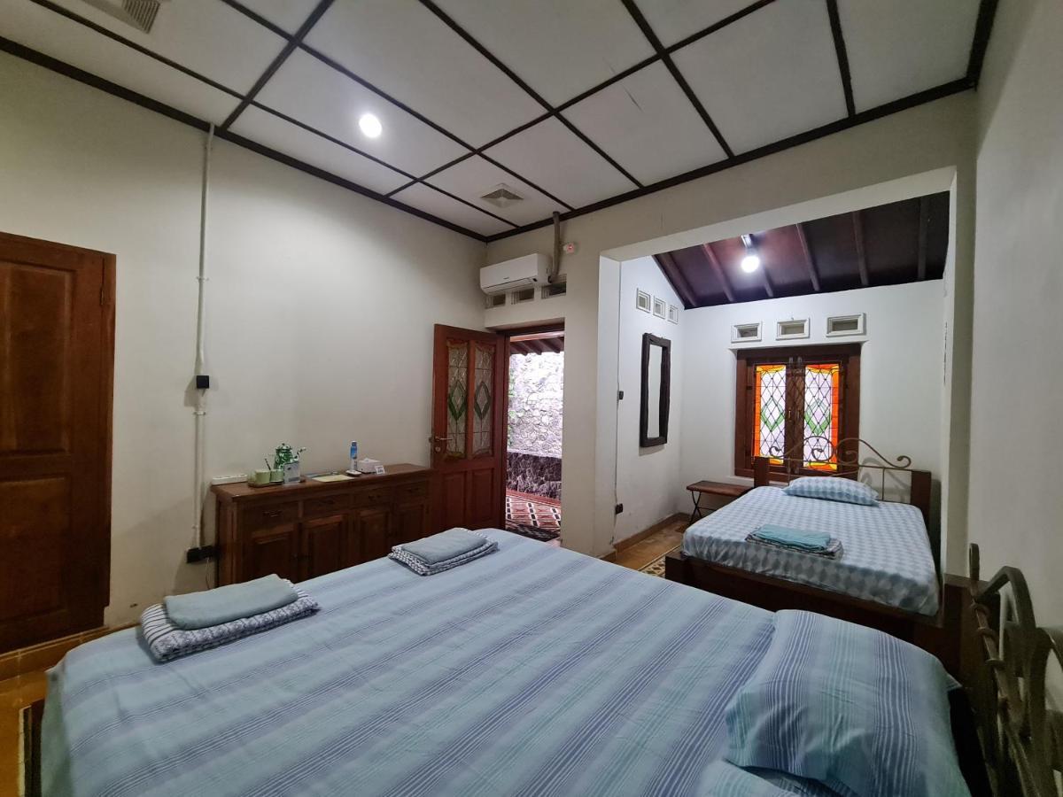 Omah Pitoe Yogya Homestay 요그야카르타 외부 사진