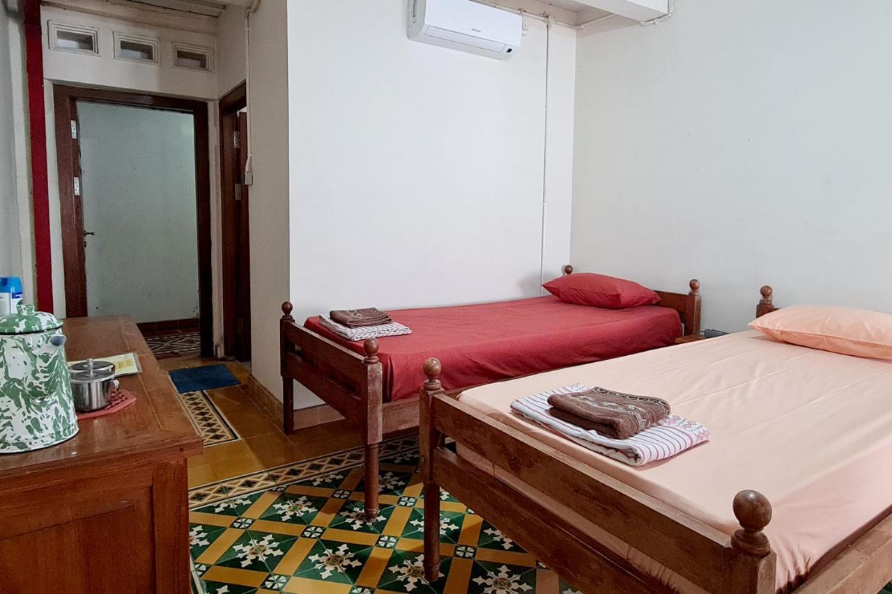 Omah Pitoe Yogya Homestay 요그야카르타 외부 사진