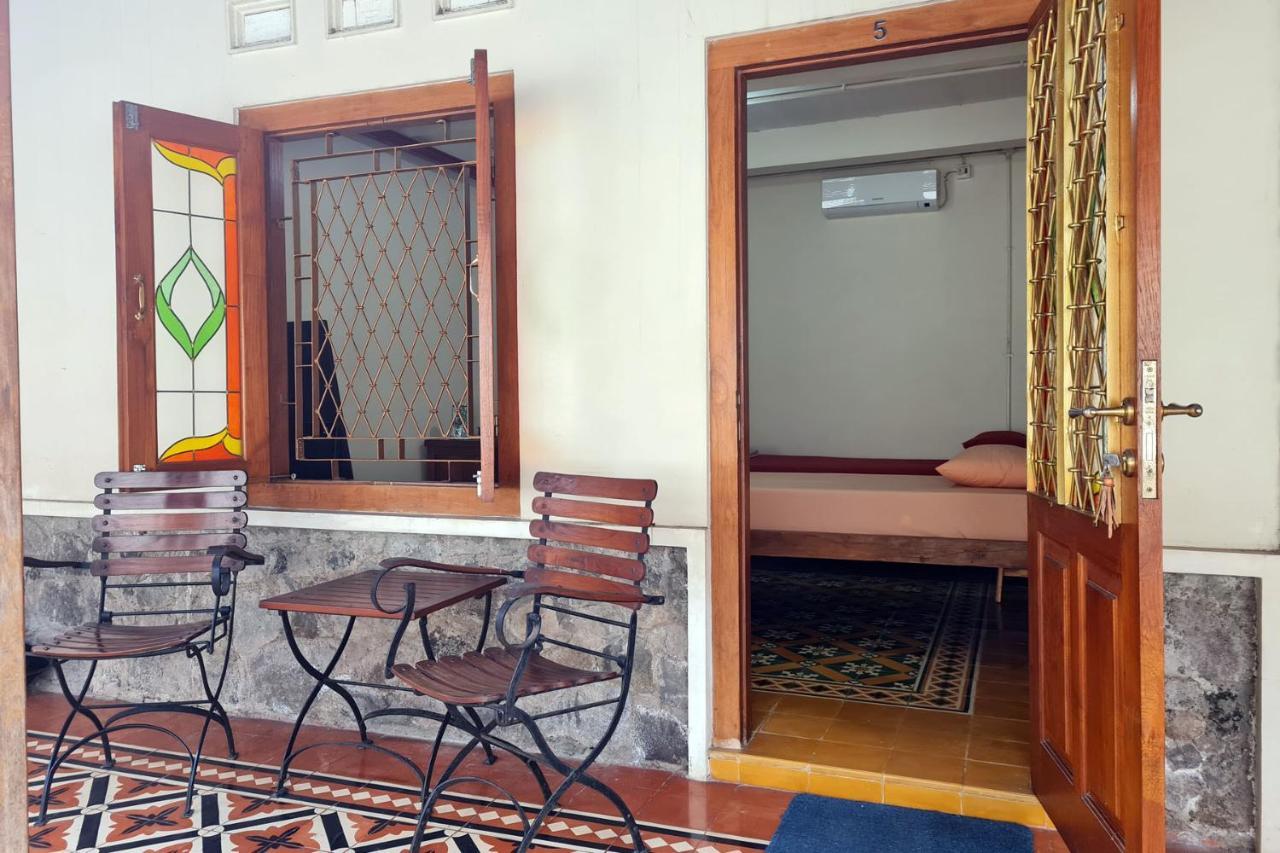 Omah Pitoe Yogya Homestay 요그야카르타 외부 사진