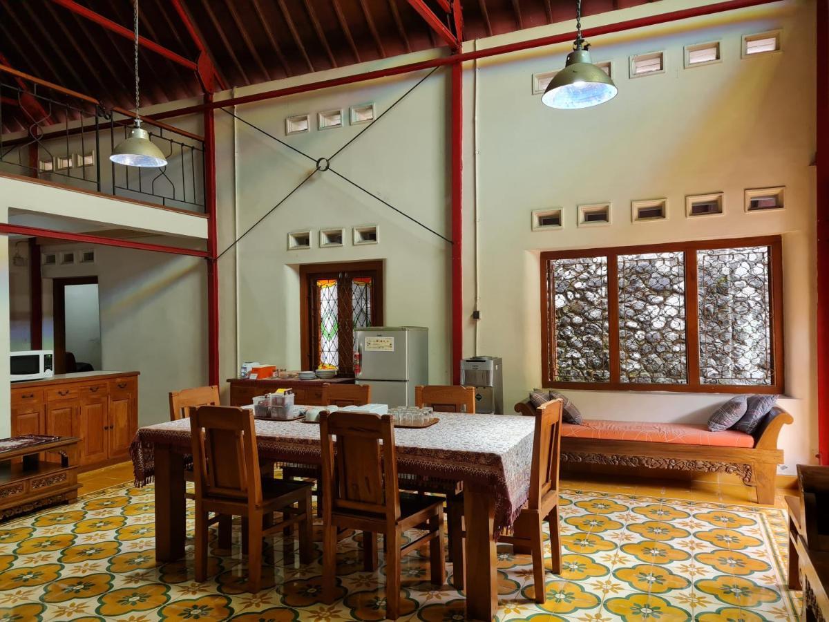 Omah Pitoe Yogya Homestay 요그야카르타 외부 사진