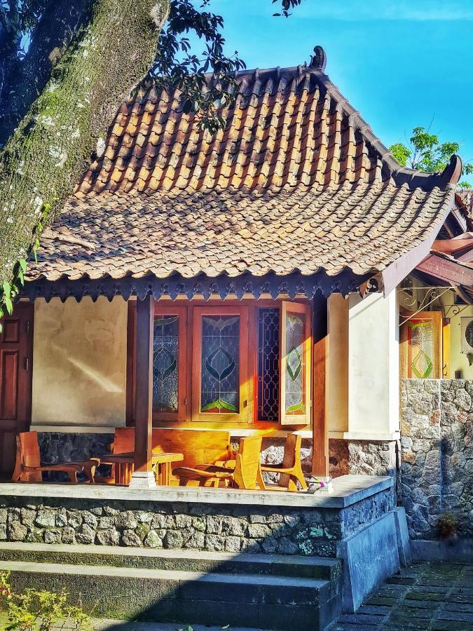 Omah Pitoe Yogya Homestay 요그야카르타 외부 사진