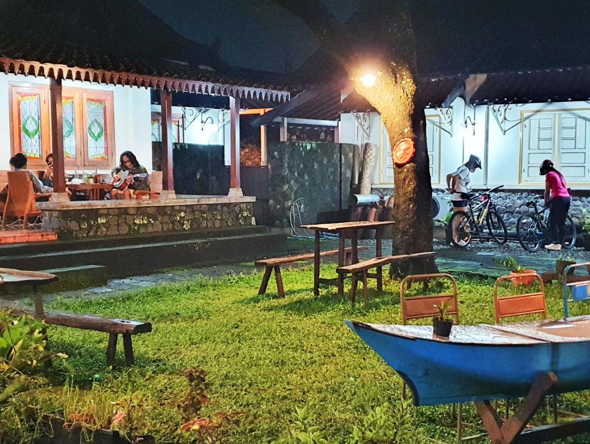 Omah Pitoe Yogya Homestay 요그야카르타 외부 사진