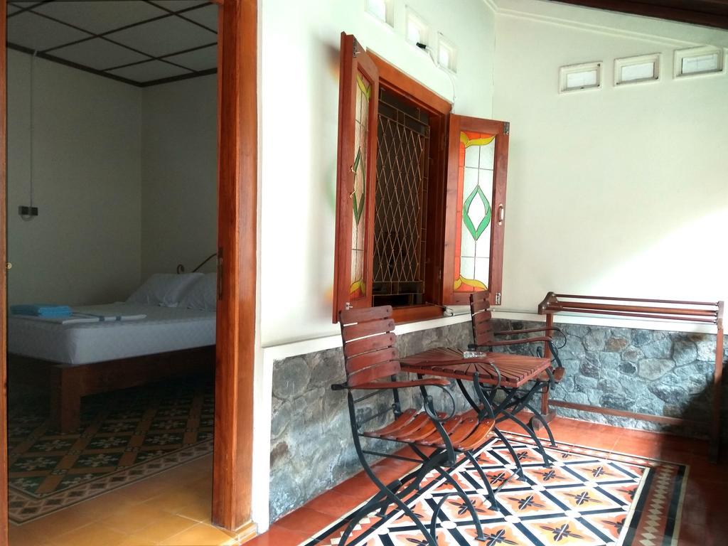 Omah Pitoe Yogya Homestay 요그야카르타 외부 사진