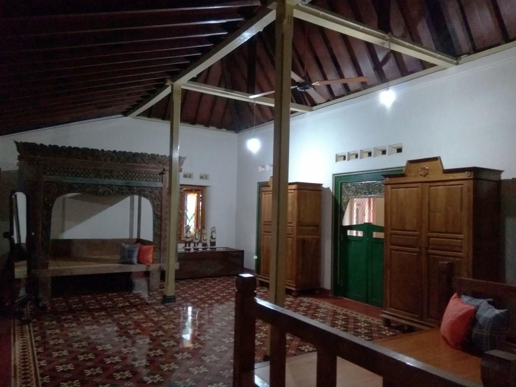 Omah Pitoe Yogya Homestay 요그야카르타 외부 사진