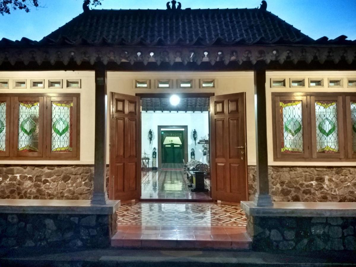 Omah Pitoe Yogya Homestay 요그야카르타 외부 사진